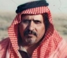 Alqeeran's tweet photo. خلاص انتهينا يافلنتان قل لفلان 
على الخط الأحمر حذره لايجيب العيد 
أنا كل شب�� بمملكة سيدي سلمان 
لي أحباب فيه وحب عرعر برجلي قيد 
أنا (دهمشي) والدهمشي حر ماينهان
 كلامي فهمته عقل وإلا أفهمه تهديد 
لو اخضع لغير ��لله عليه زعل (سعران)
 لاوالله قبل سعران يزعل علي (ارشيد)
#فرحان_قيران https://t.co/iwgqaPscMf