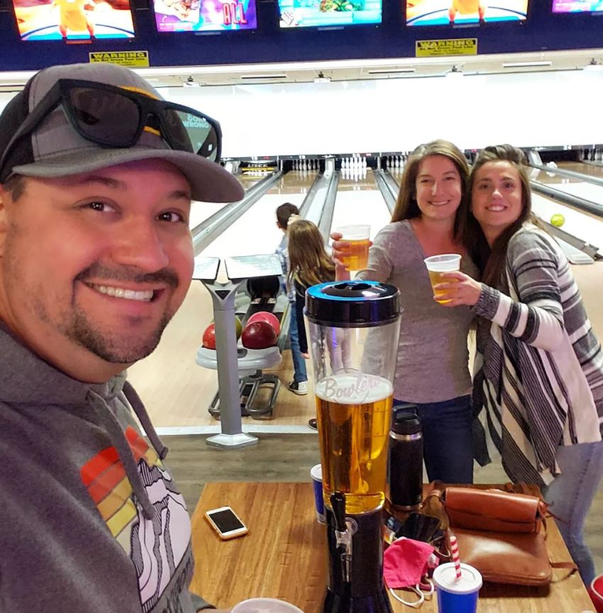 GoBowlingdotcom's tweet photo. Pour yourself a beer and bowl the night away!
Retweet if you're hitting the lanes this weekend.

📸: phishin4pebbles (IG)
#GoBowling #bowlingsquad #beertower https://t.co/FVRvg9ifJW