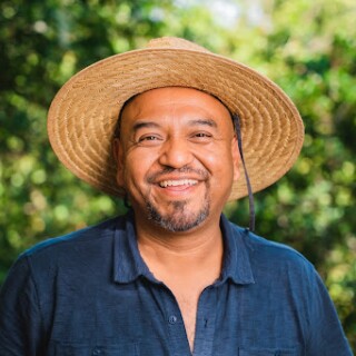 LAist's tweet image. This week, Marcos takes us on a quest to find a small, elusive, endangered bird in the heart of sprawling Los Angeles. Tune in to Human/Nature wherever you get your podcasts! laist.com/podcasts/human…