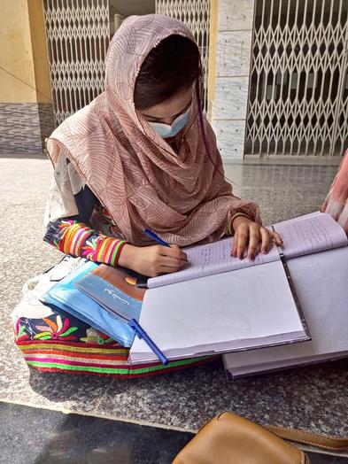 MahekanBalochh's tweet photo. رویہ سب کا یاد رکھا جائے گا'
#CampDay6
#Justice4BmcStudents 
#JusticeForBMCStudents 
#SaveBmc https://t.co/8t2sZp32Yw