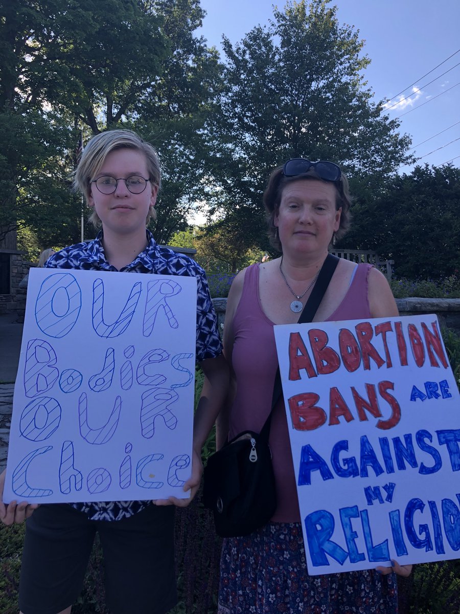 velveteenrabbi's tweet photo. Standing up with friends and neighbors. #rabbisforrepro https://t.co/oVqJDkWn0K
