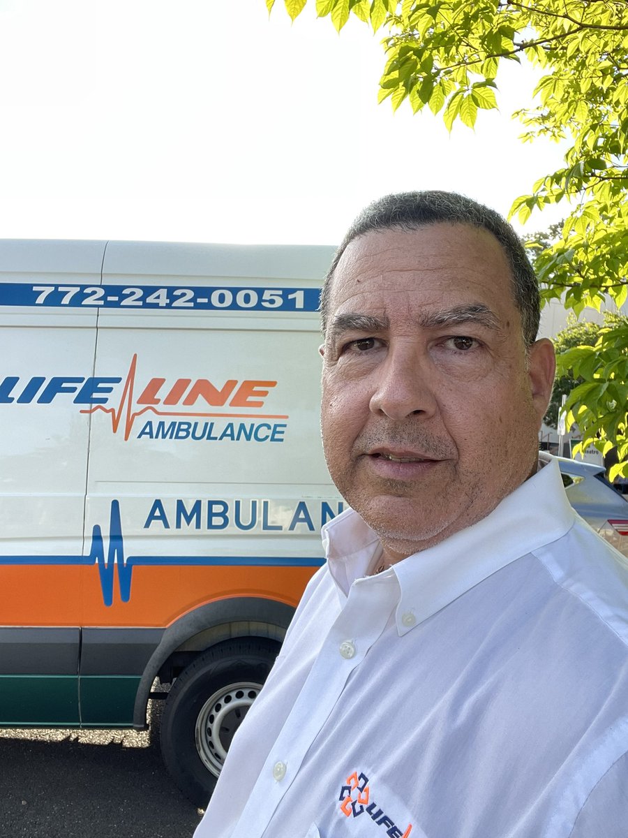 emocpr's tweet photo. Working mode #lifelineambpr #911response #Paramediclife @uprcayey ππβπ½ https://t.co/IvacOwWPiP