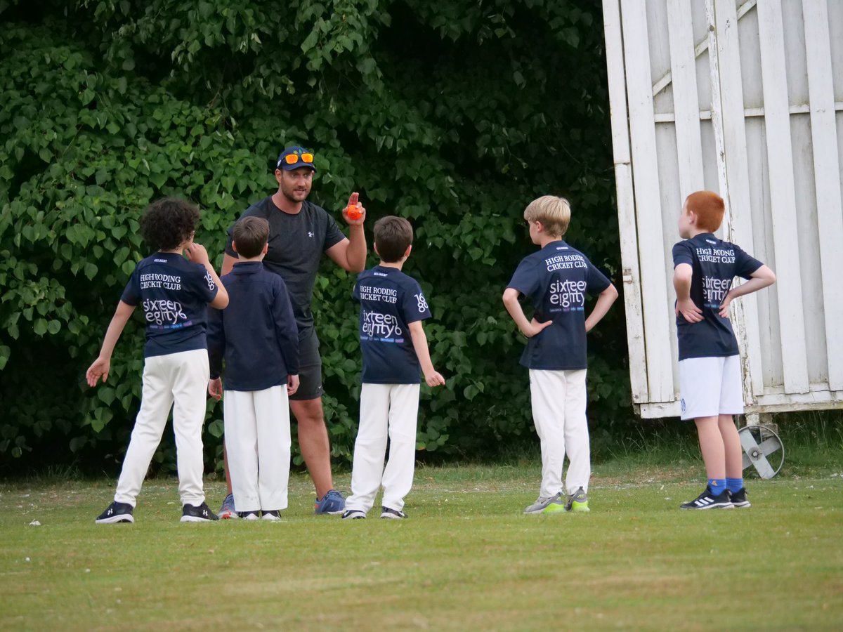 ladies_high's tweet photo. Great training session tonight for the colts! Great skills on display ๐
#development #skills #motivation #coltstraining #highrodingcricketclub https://t.co/lfNX6B64GK