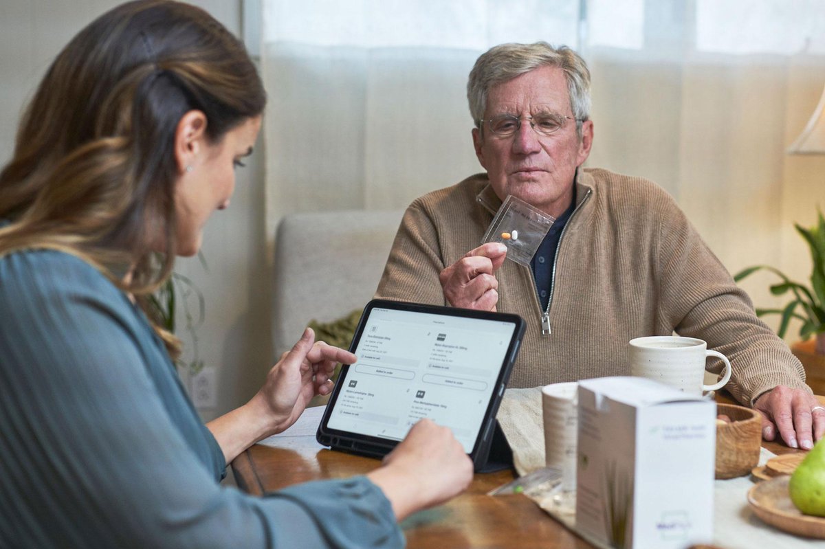 HarrisonJenn's tweet photo. TELUS Health Virtual Pharmacy makes it easy to manage your family’s prescriptions in one place. Talk to a pharmacist from home, set up automatic refill reminders and track free delivery of your medication directly in the app. Sign up today! https://t.co/wztHEzXG8N https://t.co/OQoGSilOCy