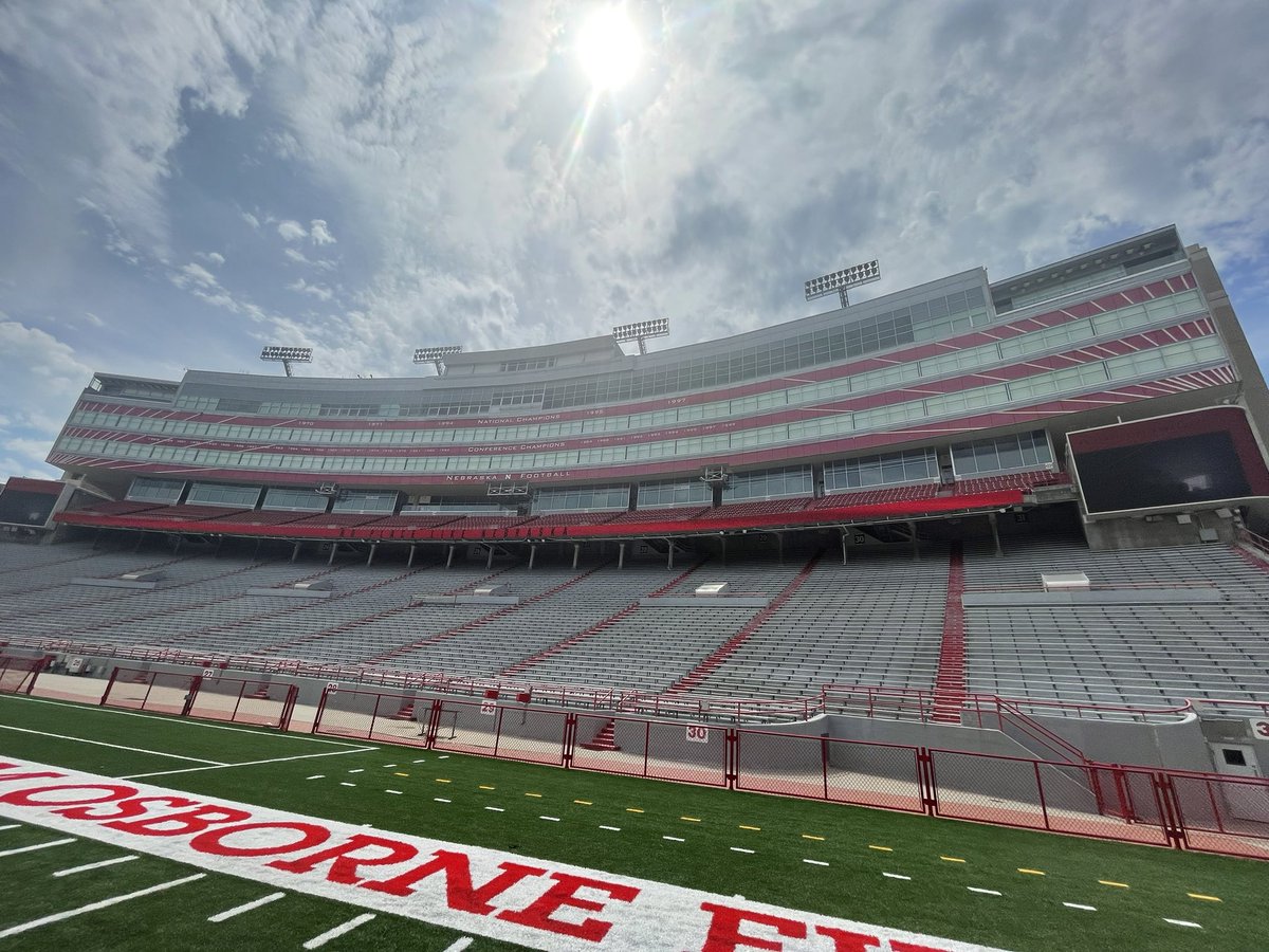 KellenBowman's tweet photo. Had a fun time visiting @HuskerFBNation football facilities. Huge thanks to @VincentGuinta for taking us around the facilities. https://t.co/DaEMKbuUMd