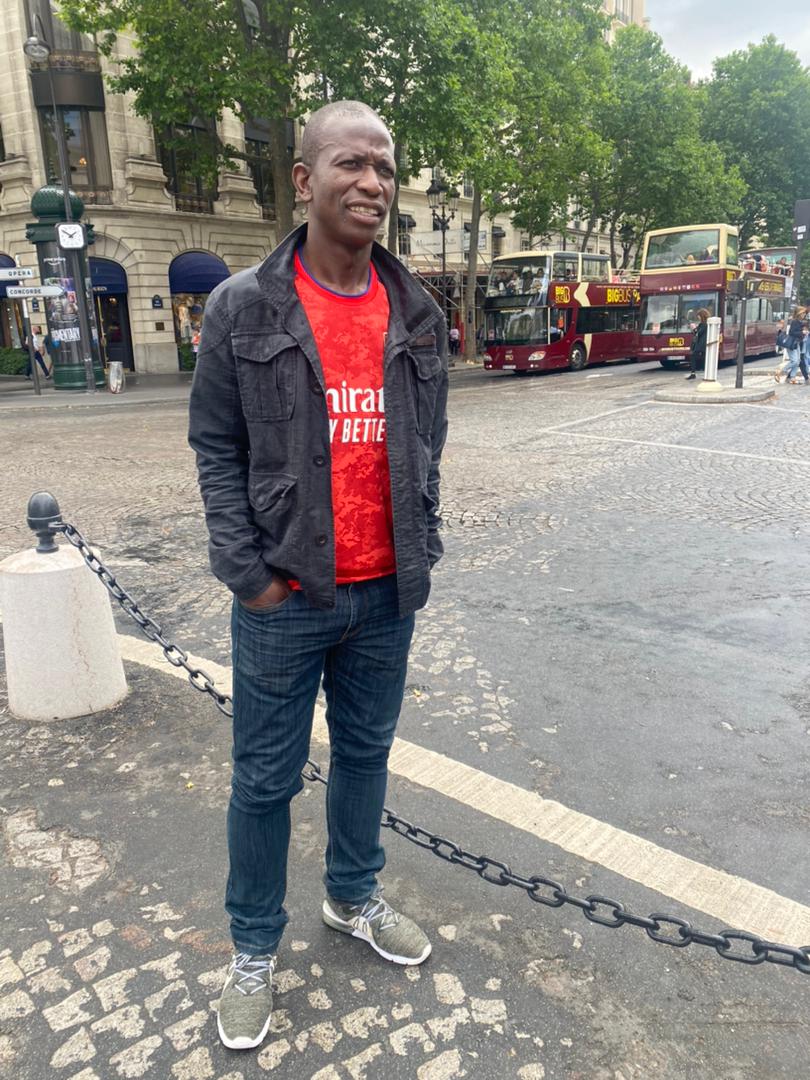 sweswethomas's tweet photo. Excuse me my French language but i am in France at the eiffel tower! https://t.co/eYiFo334cu