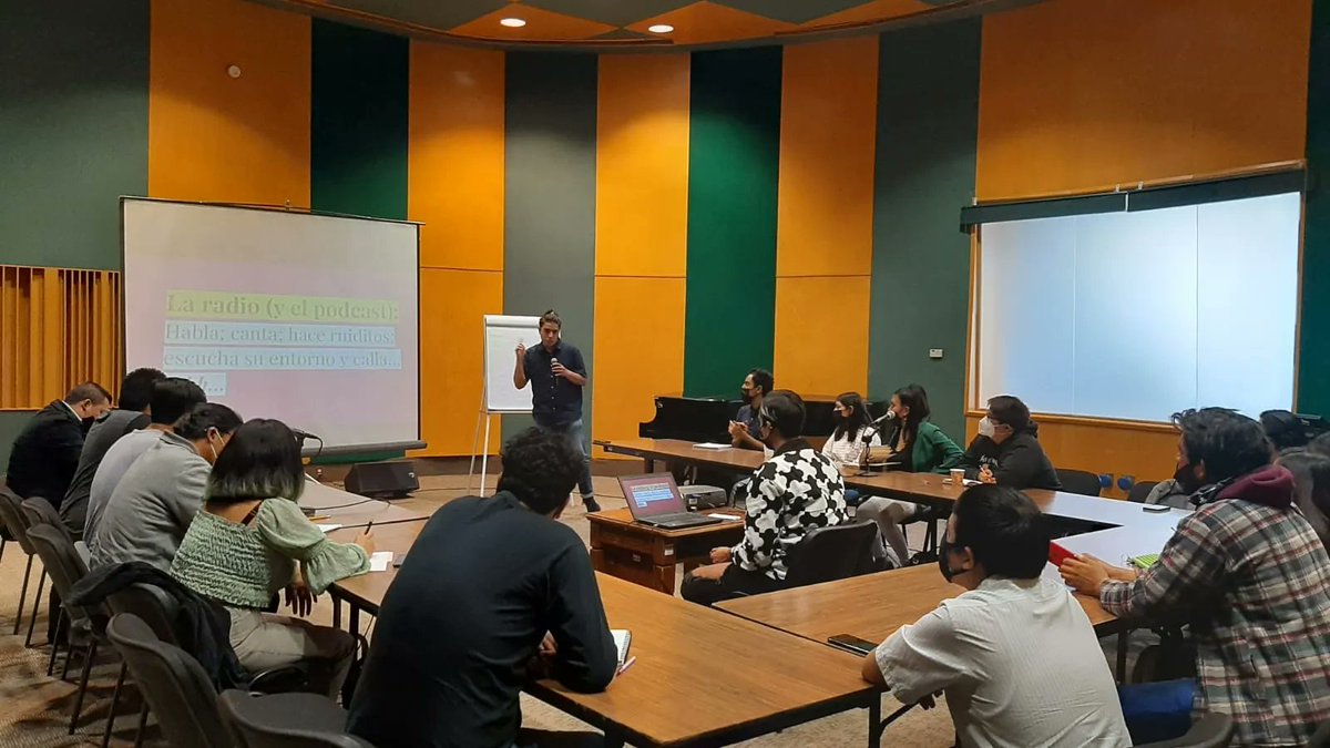 imerhoy's tweet photo. El día de hoy tuvimos la cuarta sesión del #Taller de Introducción al Periodismo Radiofónico, impartido por el equipo de @IMER_Noticias. 🎙️ 📰 📻
#IMERcontigo
#SomosRadioPública https://t.co/X4P1tvP9tg