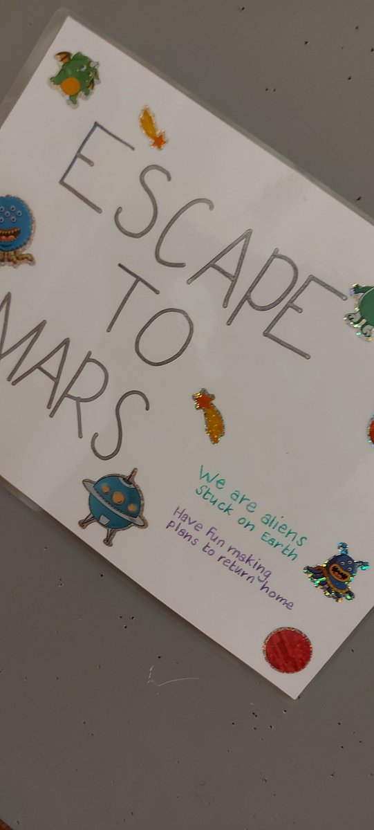 StJoseph39th's tweet photo. Aliens have landed for the weekend....... https://t.co/HowfG1crMc