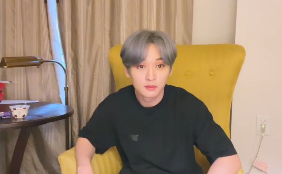 stayspedia_id's tweet photo. 💬: aku jg kelahiran 98, aku belum lulus dan rasanya kaya ketinggalan bgt...
🐰: ada byk orang seumuran kita yg ku kenal yg jg berpikiran belum nemuin tempatnya mereka. Tp jgn dibikin sedih- km sekolah sekarang, dan bekerja terlambat artinya km pny waktu lebih buat bersiap-

⬇️⬇️ https://t.co/iucshZwro8