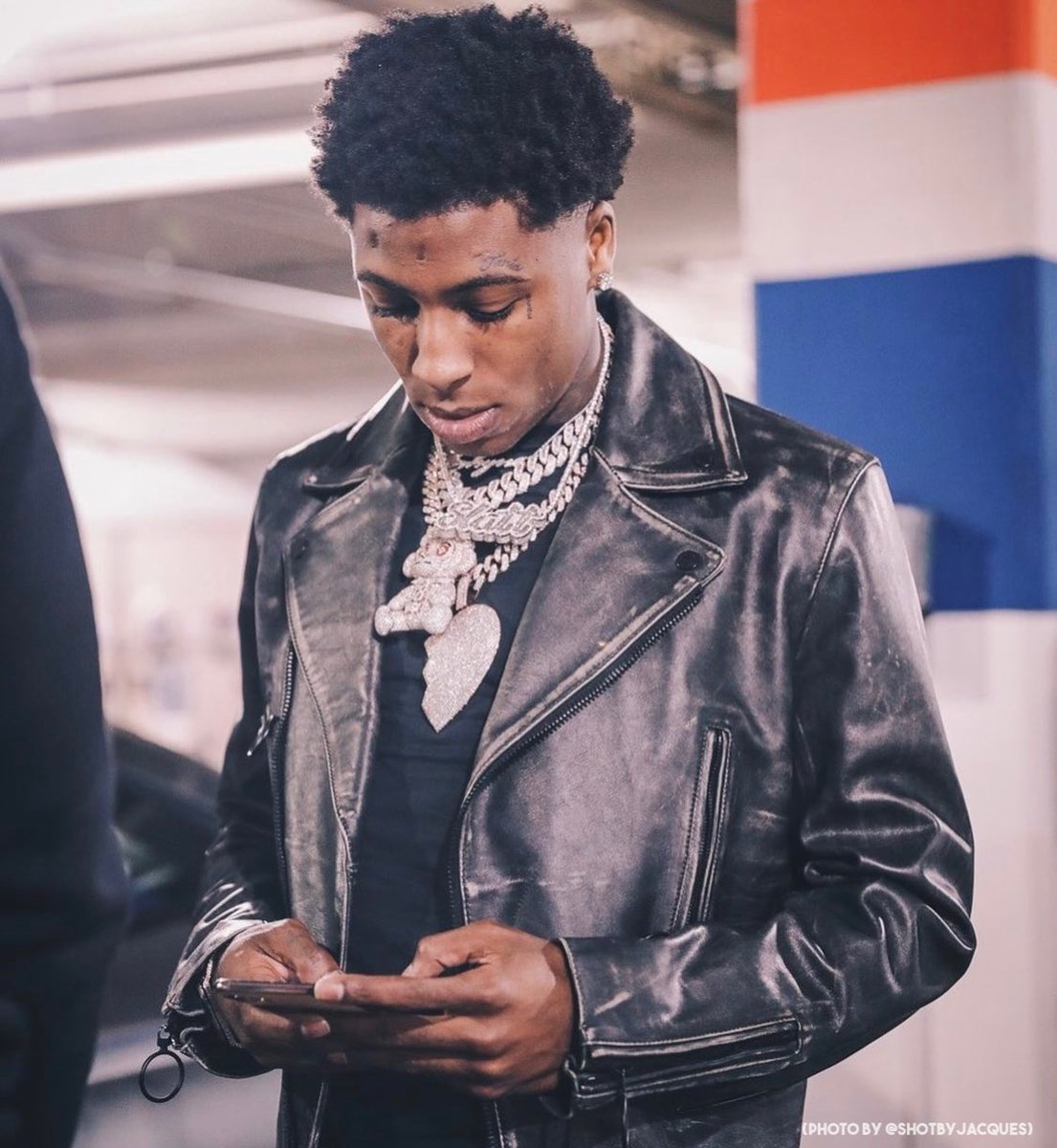 HotFreestyle's tweet photo. NBA YoungBoy has broken Eminem’s record for most solo music videos on YouTube with over 100 million views

1. YoungBoy (24 videos)
2. Eminem (23 videos) https://t.co/ckxvVtjNgv
