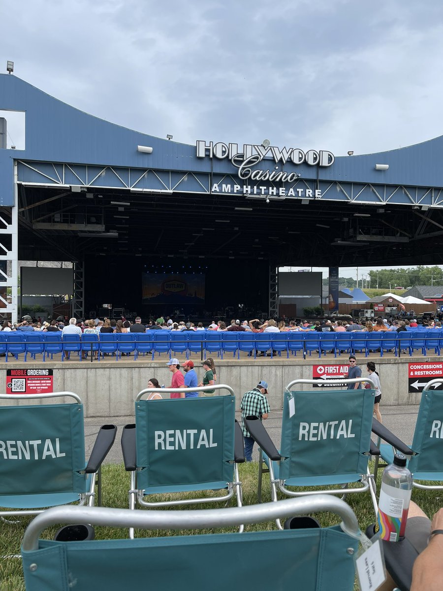 CyrusBW's tweet photo. Man o man o man o man am I excited to see @JasonIsbell https://t.co/C51vGw3SiL