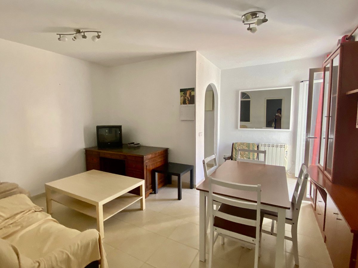 NeohouseMadrid's tweet photo. RE/MAX Urbe Neohouse alquila PISO en el Centro de Madrid.
- 65 m2
- 5 planta con ascensor 
- 2 habitaciones / 1 baño
Precio: 1.200€
Condiciones:
- 1 mes de fianza
- Mes en curso
- 1 mes de honorarios inmobiliarios 
- Contrato de trabajo y nóminas 
#alquiler #malasaña #madrid https://t.co/mVeMP9iSsF