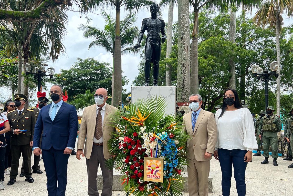 JLEONYARA's tweet photo. Hoy nos sentimos plenos de festejar por todo lo alto junto a nuestro pueblo en unión perfecta Cívico - Militar - Policial los 201 años de La Batalla de Carabobo y de nuestro Ejército Bolivariano ademas del Día de San Juan Bautista, Santo Patrono de Urachiche..! https://t.co/o7pBWhJl1M