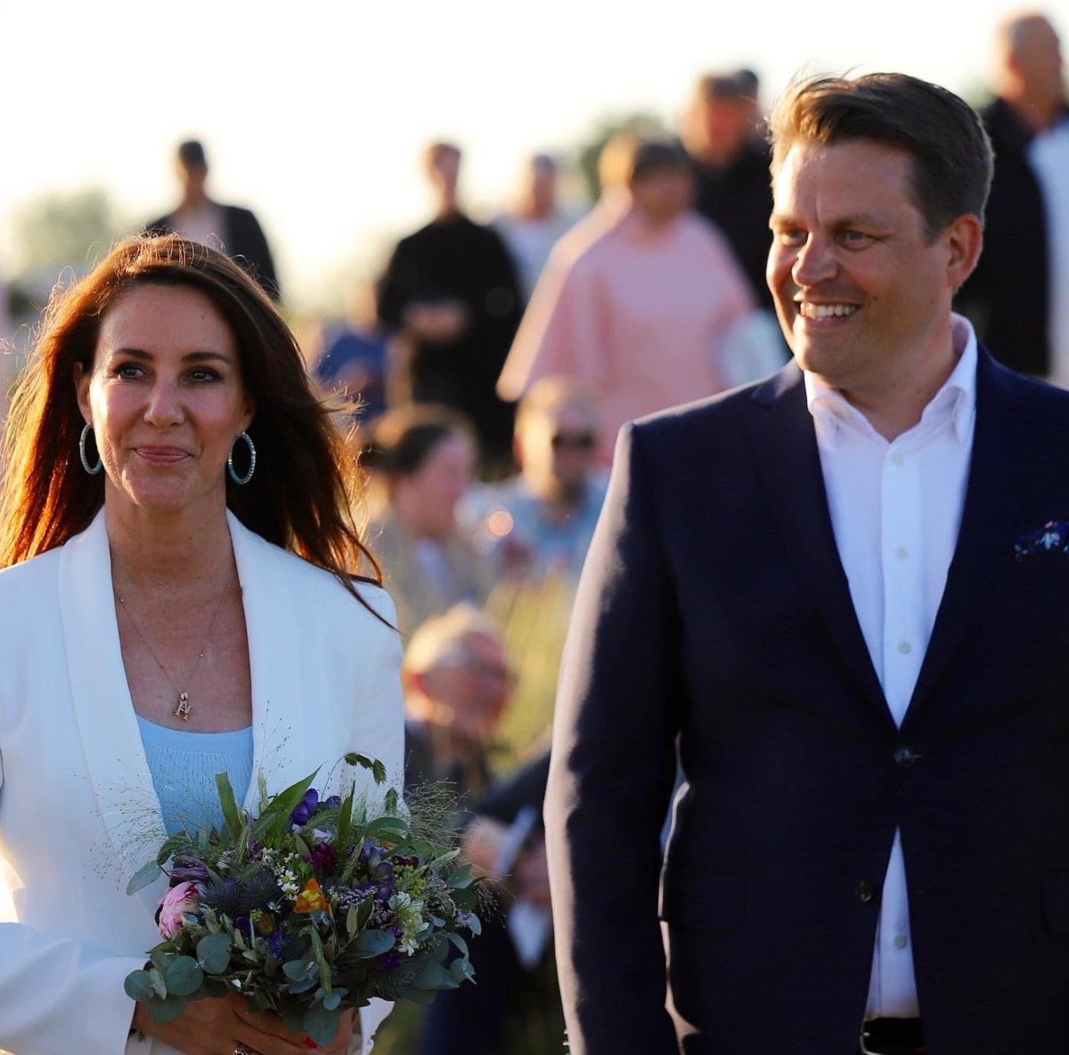 TuristhusNord's tweet photo. Det var en stor ære og fornøjelse i aftes at være vært ved Sankt Hans på Skagen Sønderstrand med deltagelse af H.K.H. Prinsesse Marie. 

Det blev en uforglemmelig aften med en utrolig flot båltale #skagen #detdanskekongehus #toppenafdanmark #visitskagen https://t.co/X8ZV0FVUpt