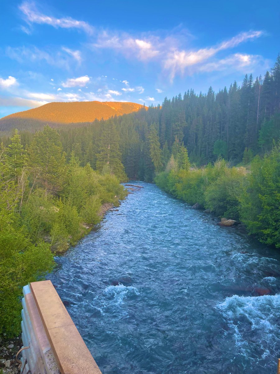 BoostizLife's tweet image. Colorado vacation will go down as one of the best and most beautiful places I’ve been to. Got a chance to UNDS some pairs too. #YourSneakersAreDope
