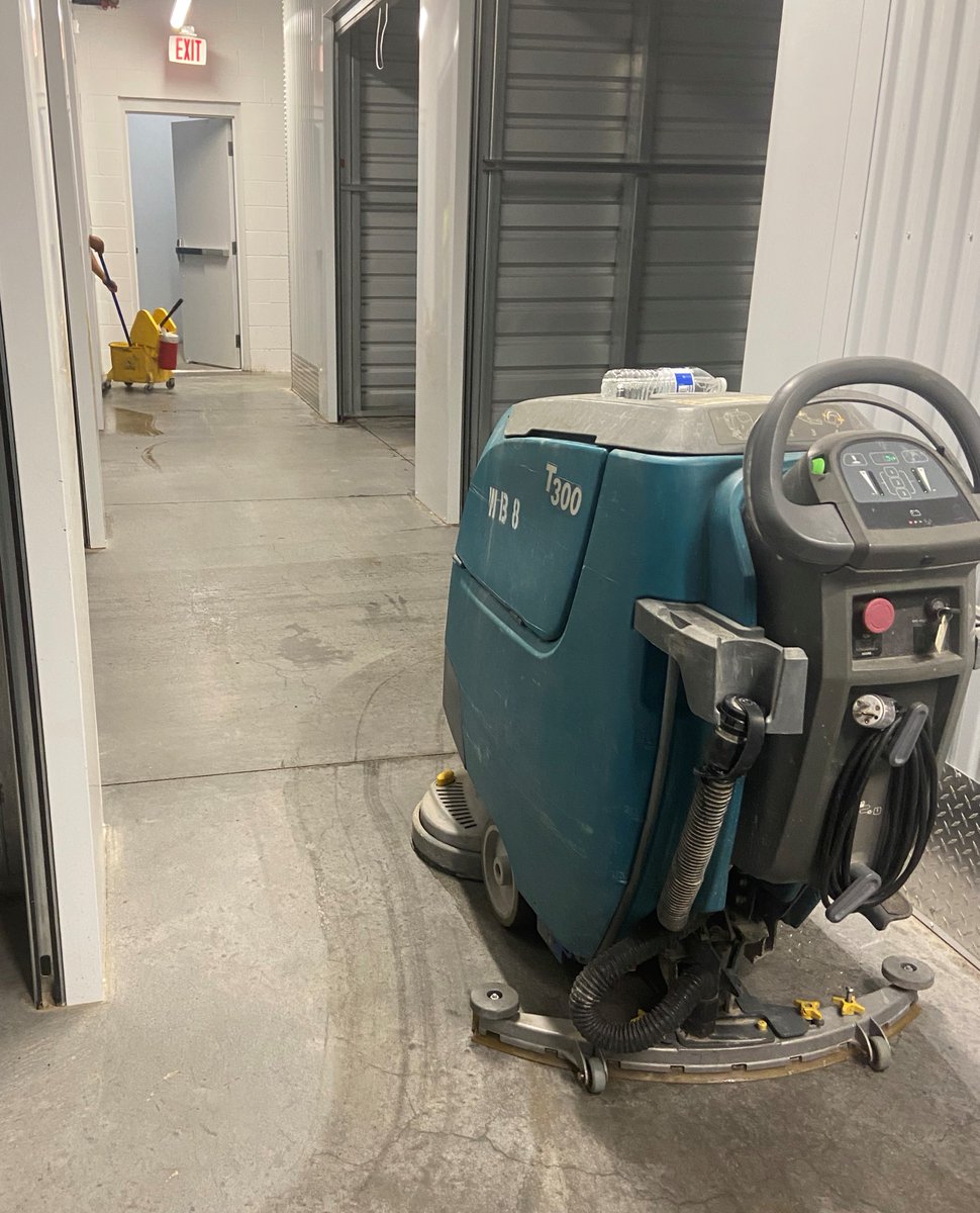 acsazinc's tweet photo. Another day of scrubbing &amp; sealing floors at one of the storage facility projects we're working at #acsazinc #acs #clean #cleaning #cleaner #construction #contractor #subcontractor #build #arizona #scrubbing #scrub #concrete #sealer #concretesealer #shine #floors #detail #work https://t.co/X0YeBl1Hf4