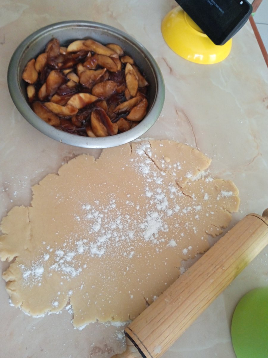 perla_mellado's tweet photo. And I can bake!
#carrotbread #tartatatin https://t.co/hlGciCEPht