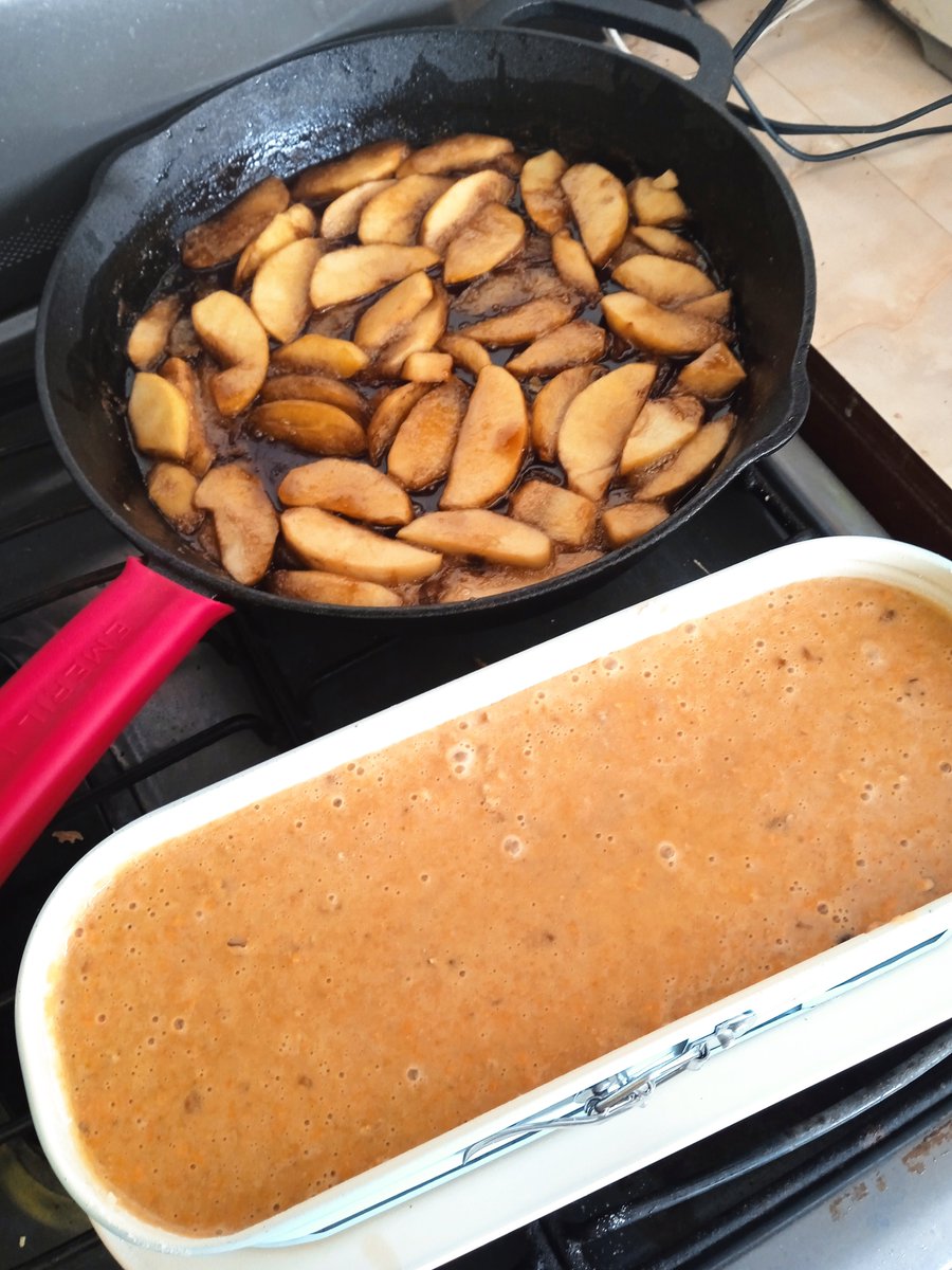 perla_mellado's tweet photo. And I can bake!
#carrotbread #tartatatin https://t.co/hlGciCEPht