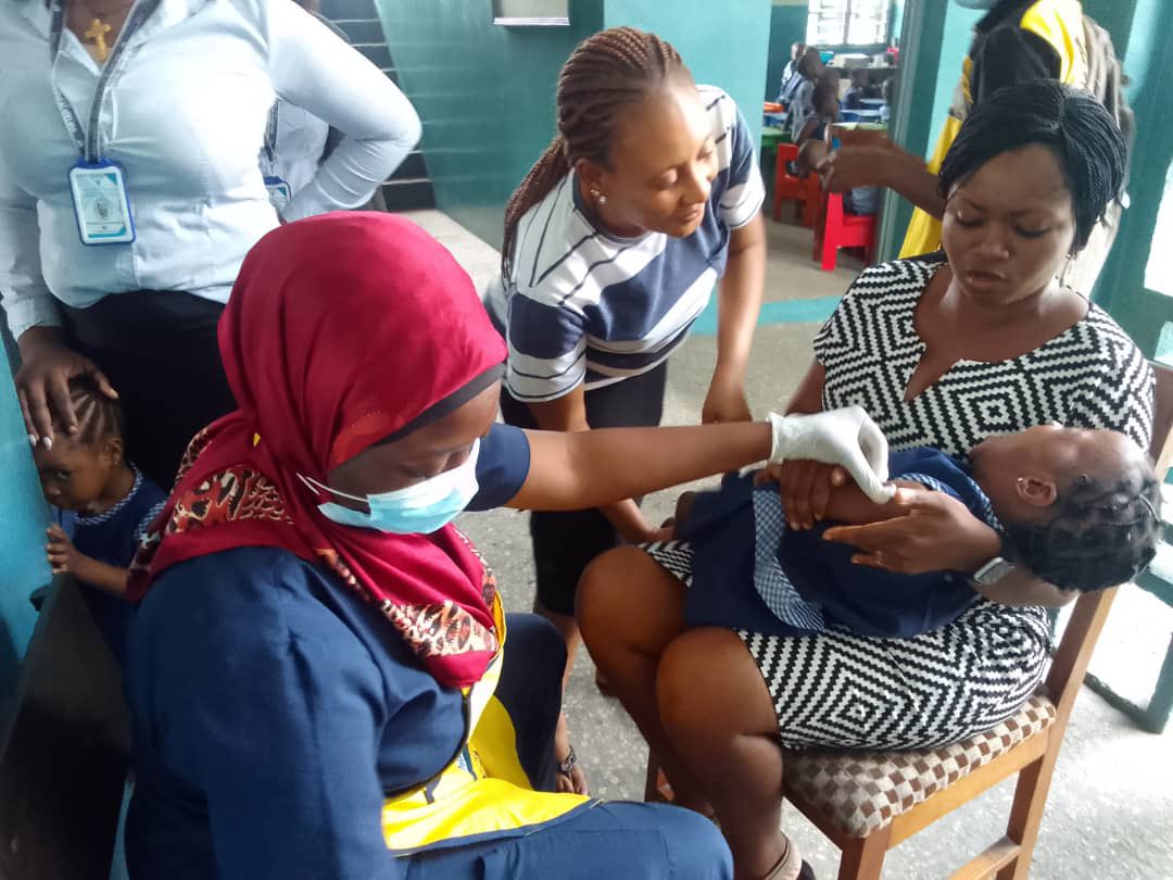 Ruthee101's tweet photo. I recently Volunteered  during the UNICEF and National Primary Health care Covid-19 vaccination and Measles vaccines as an E-mid  recorder and Validator of records inputted to ensure safety. I also assisted with the process of measles vaccination and vitamin A https://t.co/qhMfpczv6W