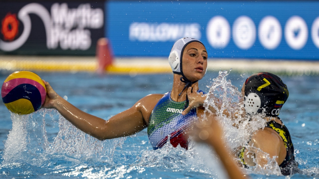 dariodigennaro's tweet photo. #Budapest2022 #7rosa
Il #Setterosa travolge la #Colombia 31-5
L'Italia è prima nel girone e vola ai quarti
Nel festival del gol azzurro abbiamo
6 gol Silvia #Avegno
5 Sofia #Giustini
4 #Tabani e #Bianconi
3 #Marletta, #Picozzi e #Galardi,
2 #Viacava
1 #Palmieri
📸 @DBM_Media https://t.co/I47iLnJ0KO