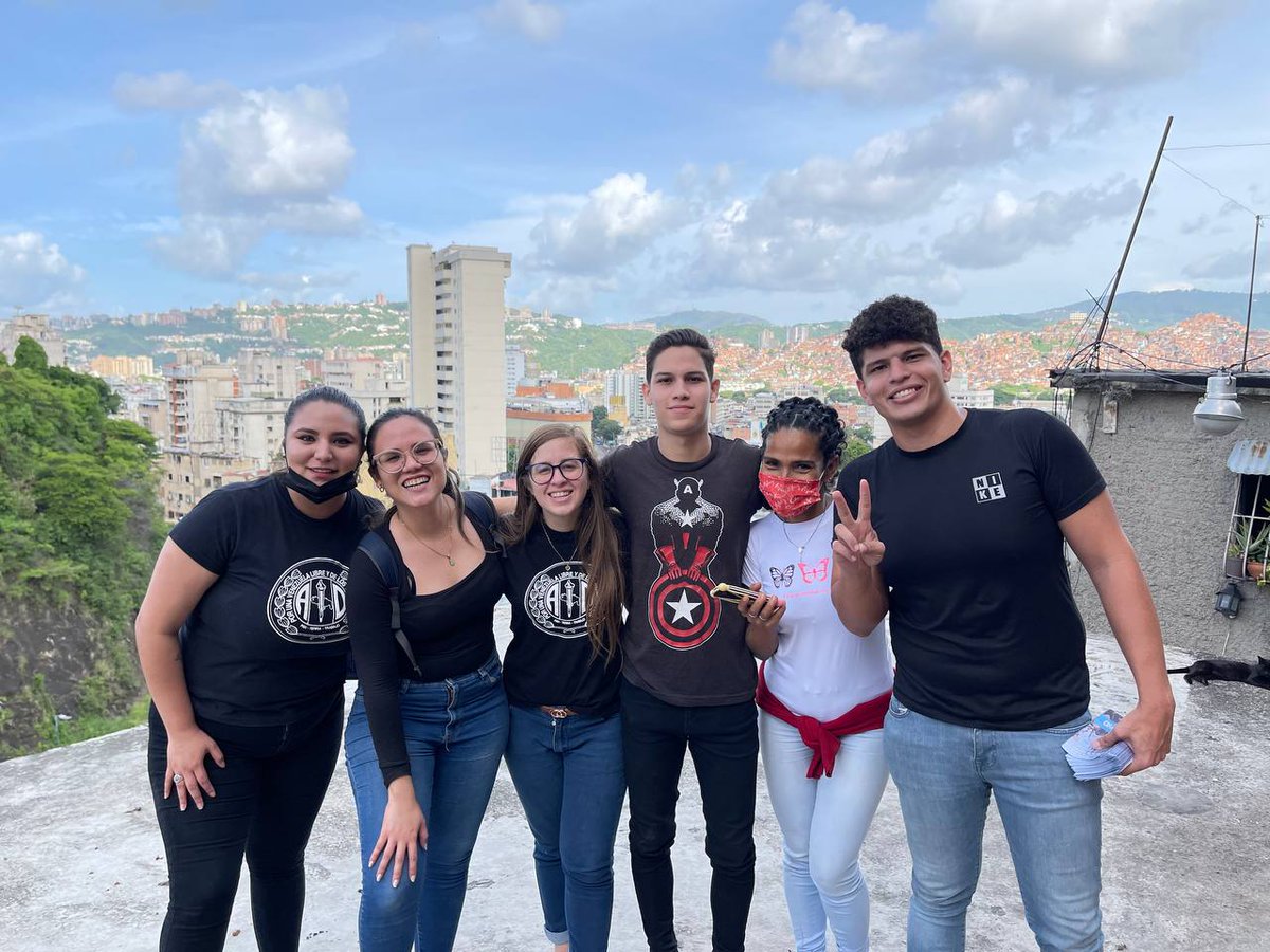 Daniela_APR's tweet image. #24Jun Dijimos presente el día de hoy en el #BarrioSanMiguel de la pquia. #SantaRosalia donde estuvimos conversando con los vecinos de la comunidad para brindarles un mensaje de cambio y #prosperidAD 

Trabajaremos #UnidosXVenezuela
por el rescate de la democracia 

¡Volveremos!