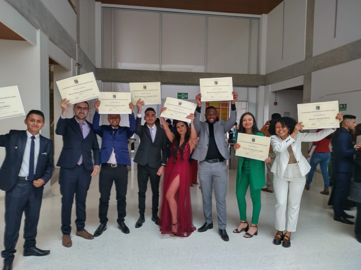 Forocsu's tweet photo. #GradUD @FamarenaUD Felicitamos a los 222 Graduados que hoy se tomaron el Auditorio de la Ciudadela Universitaria El Porvenir. Estamos muy orgullosos de lo duro que han trabajado todos para llegar a este momento! #OrgulloUD https://t.co/RXEh62Jsjk