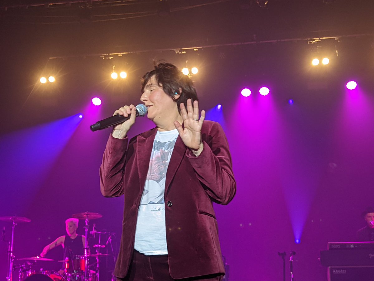 peterdav2000's tweet photo. Amazing @texastheband concert at Margate Winter Gardens tonight. 
Obviously my highlights were our wedding song #innersmile and also #blackeyedboy which I've loved since seeing #texas perform it at #londonpride in 1997 🏳️‍🌈❤️
An absolute sweat pit tonight but so much fun! https://t.co/VpfOqlj0kt