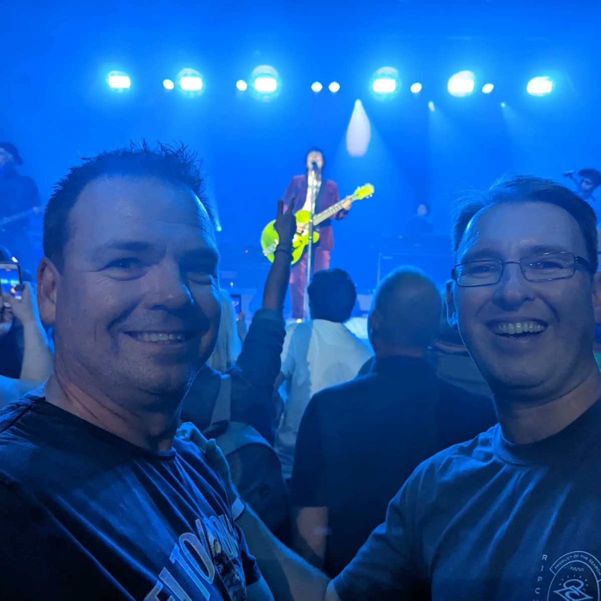 peterdav2000's tweet photo. Amazing @texastheband concert at Margate Winter Gardens tonight. 
Obviously my highlights were our wedding song #innersmile and also #blackeyedboy which I've loved since seeing #texas perform it at #londonpride in 1997 🏳️‍🌈❤️
An absolute sweat pit tonight but so much fun! https://t.co/VpfOqlj0kt