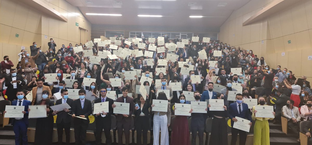 Forocsu's tweet photo. #GradUD @FamarenaUD Felicitamos a los 222 Graduados que hoy se tomaron el Auditorio de la Ciudadela Universitaria El Porvenir. Estamos muy orgullosos de lo duro que han trabajado todos para llegar a este momento! #OrgulloUD https://t.co/RXEh62Jsjk
