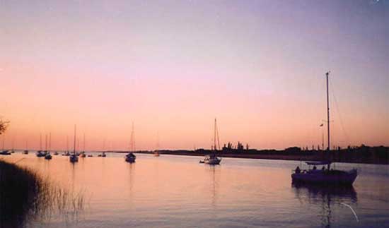 sailorsweekly's tweet photo. HOY a las 20hs y a las 22hs podes escuchar el Encuentro con Alfredo Palau, una charla muy rica sobre nuestra realidad de la Vela y Rio de la Plata que no podes perderte, sintoniza Radio Sailors
https://t.co/dajpxHepsI https://t.co/Gy8bJQLYWC
