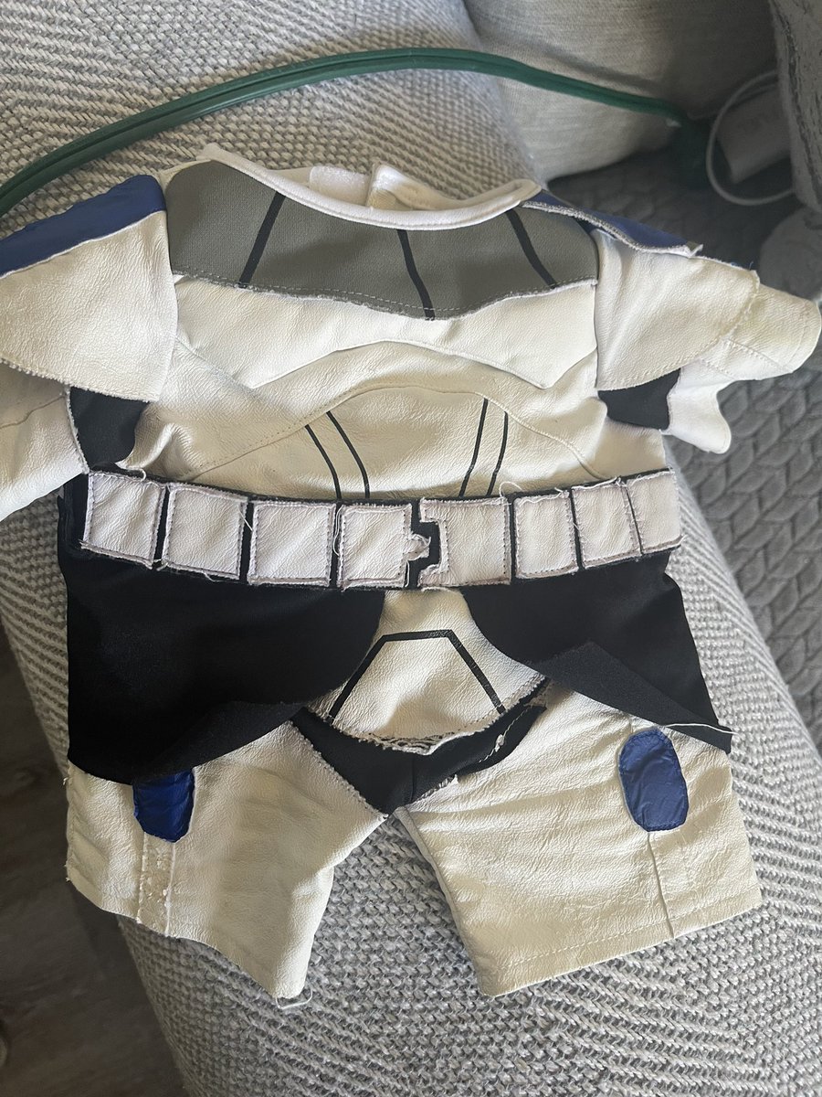 CECYCECE06's tweet photo. @buildabear Very unhappy with some materials you guys use &amp; sell. I bought this and it’s completely destroyed. I could at least get credit to buy a new one, but they said NO https://t.co/UigXku2Wgr