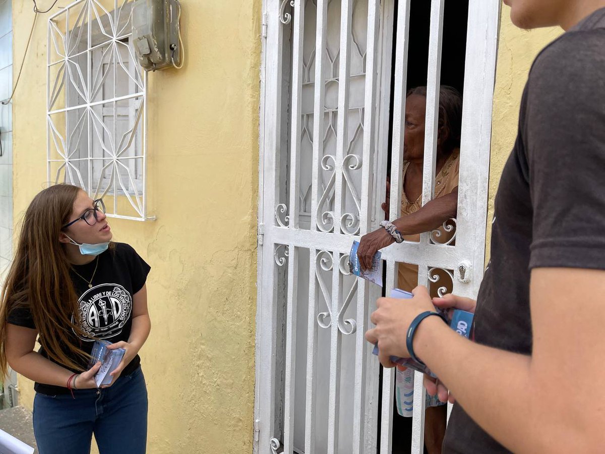 Daniela_APR's tweet image. #24Jun Dijimos presente el día de hoy en el #BarrioSanMiguel de la pquia. #SantaRosalia donde estuvimos conversando con los vecinos de la comunidad para brindarles un mensaje de cambio y #prosperidAD 

Trabajaremos #UnidosXVenezuela
por el rescate de la democracia 

¡Volveremos!