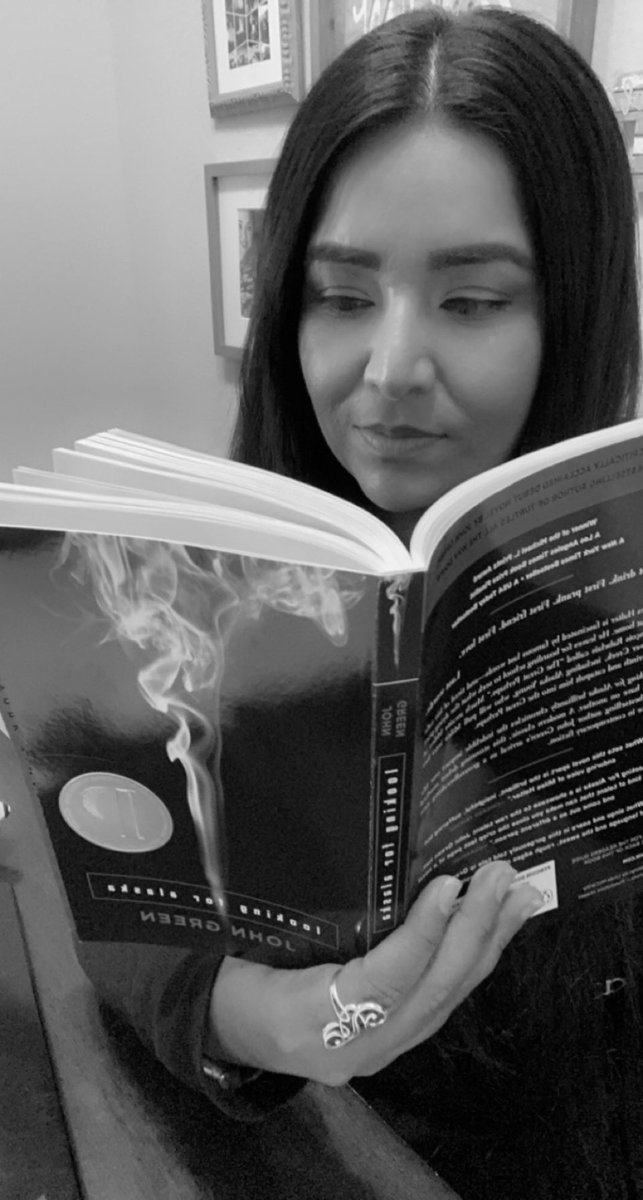 MelissaAnnReads's tweet photo. I read banned books! 👩🏽‍🏫📚 If you are a rebel like me; I would definitely recommend you check out, “Looking for Alaska” by John Green! You won’t regret it! 😉 Happy Reading! #SLIS5532 @UHCL_SLIS #SLIS55323 https://t.co/eSf2Bietpf