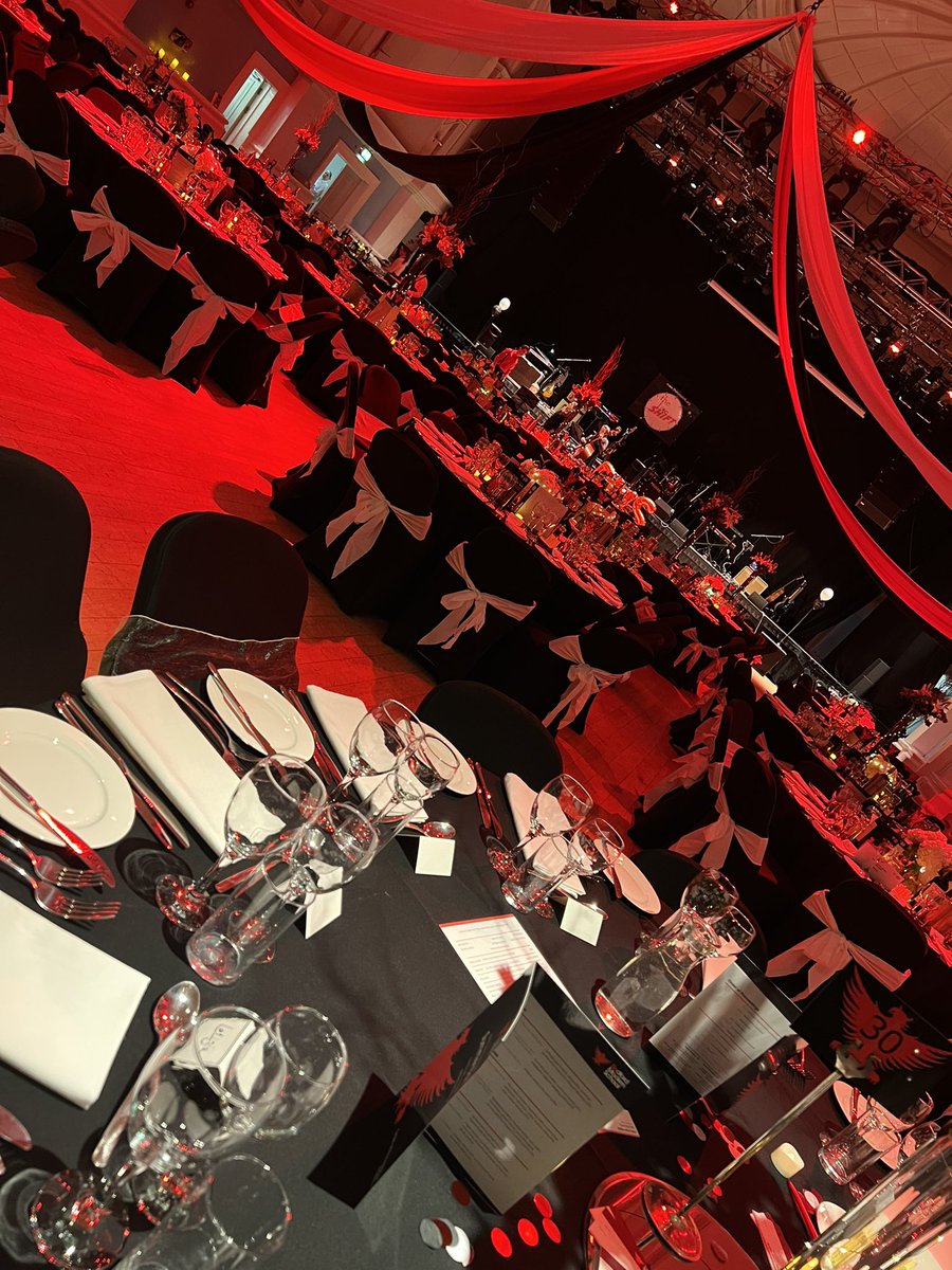 BedfordModern's tweet photo. When the BMS Parents’ Association organise an event they do it in style! The fabulous PA ball this evening @Bedfordcornexch was a sellout and for good reason. Huge thanks to the organisers for their hard work and to all the guests for making it a night to remember. #bmscommunity https://t.co/krMhsCMmr6