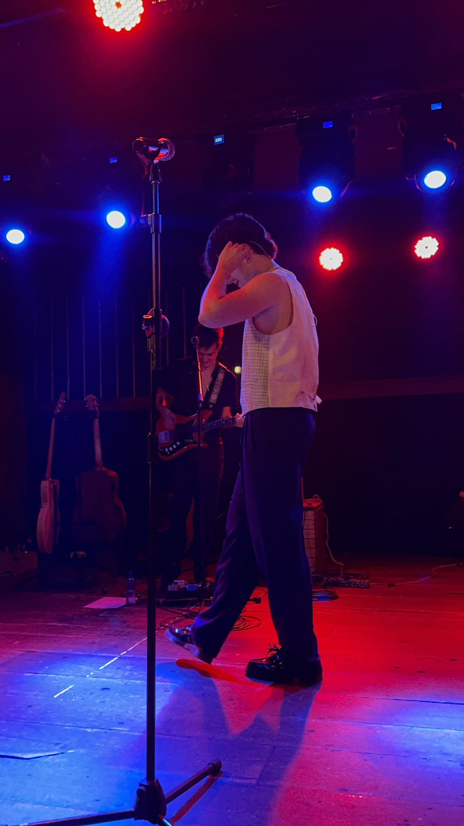 elena15__'s tweet image. aquí os dejo algunas fotitos que le hice ayer a mi fla en el concierto de Madrid🥹🤙🏽 #FlavioGiraMadrid #Flavioot #Flamantha @flaviofdzz ❤️