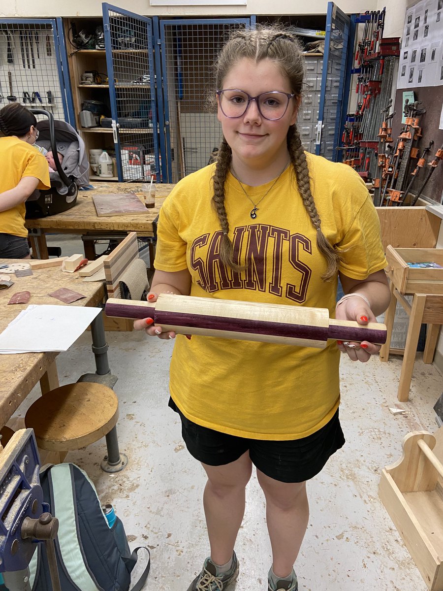 MrJButton's tweet photo. Working right up until the end! These grade 10 @StPeterCSS construction students never stopped and are rewarded with some beautiful pieces! #rollingpin #cuttingboard #PVNCLearns #PVNCMakes #woodworking #woodturning https://t.co/89hSu6xjix