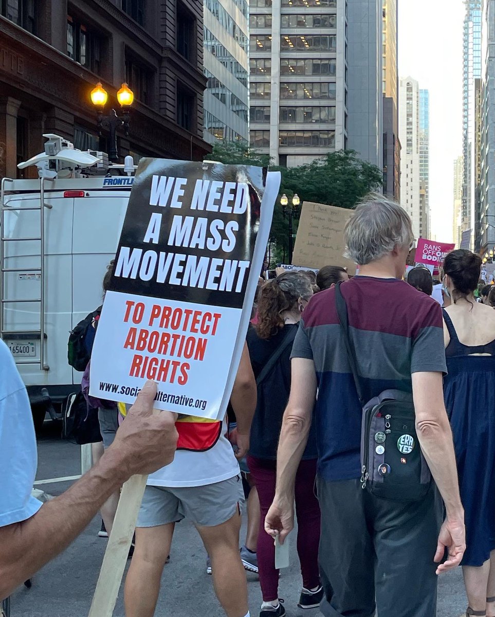CTULocal1's tweet photo. We are a union of women, and LGBTQIA+ educators, students and families, and we vow to defend the rights of women and all pregnant individuals to make decisions regarding their own bodies. https://t.co/mKzUvN42hx