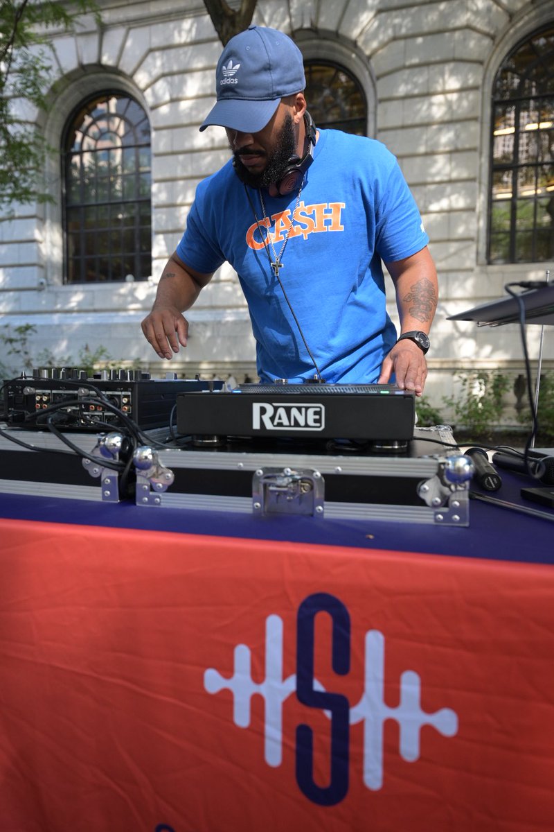 Cleveland_PL's tweet photo. Thank you for everyone who joined us tonight for #NoCeilingCPL | Thrive with Pride!
See you next month in the Eastman Reading Garden in #DTCLE for “Money, Power, Respect”
Friday, July 29, 2022, 5:30 – 8:30pm https://t.co/wOYUHAUD9H