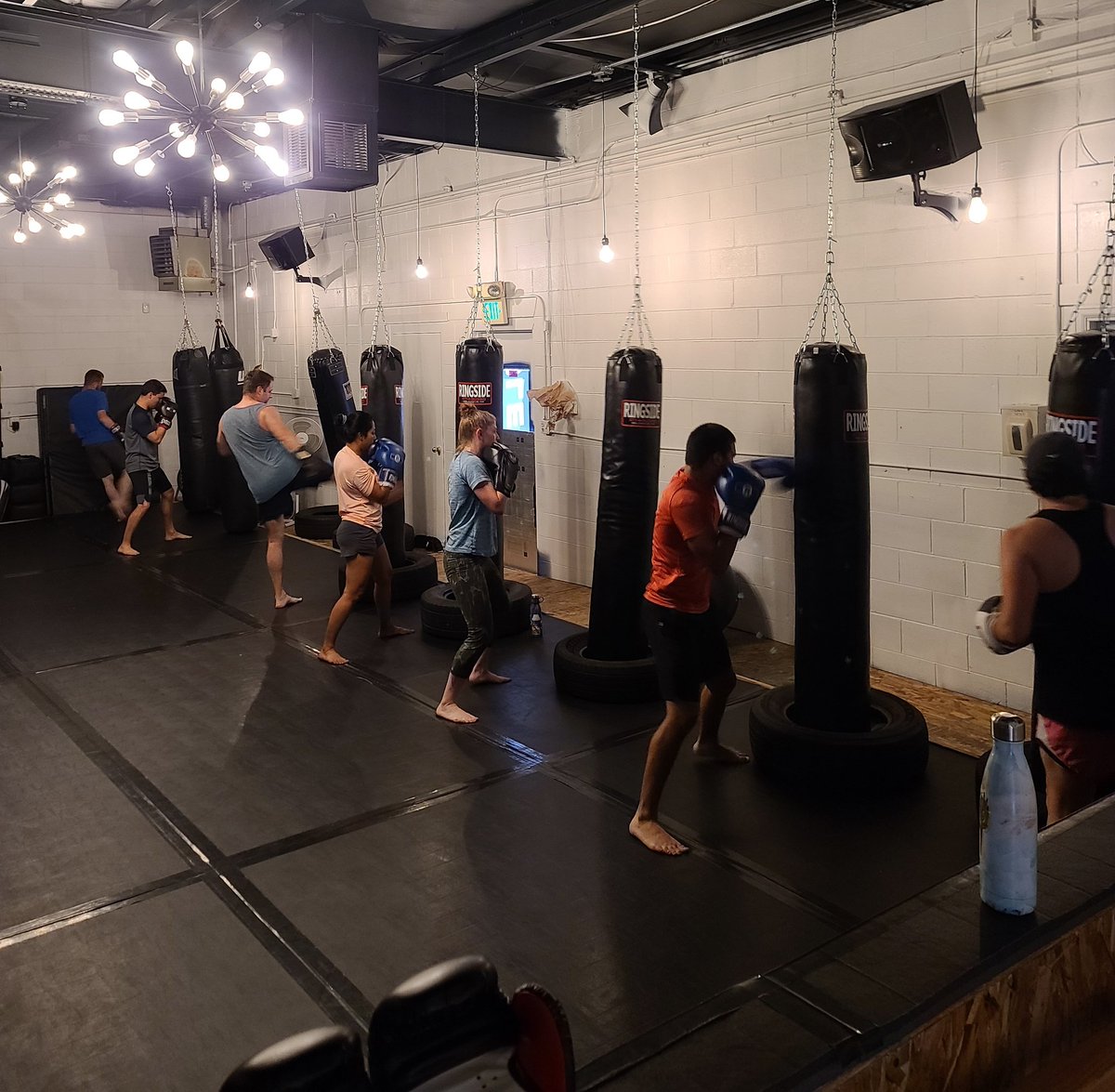 geminifc's tweet photo. Full house for Coach Dion's noon class today!
If you haven't done so already come in for one of his classes on Monday or Friday at noon!
#geminifitnessandcombat #geminifc #englewoodgyms #englewoodcolorado #gymlife #fitnesslife #kickboxingclasses #kickboxingworkout #kickboxing https://t.co/HnPgUiUTdt