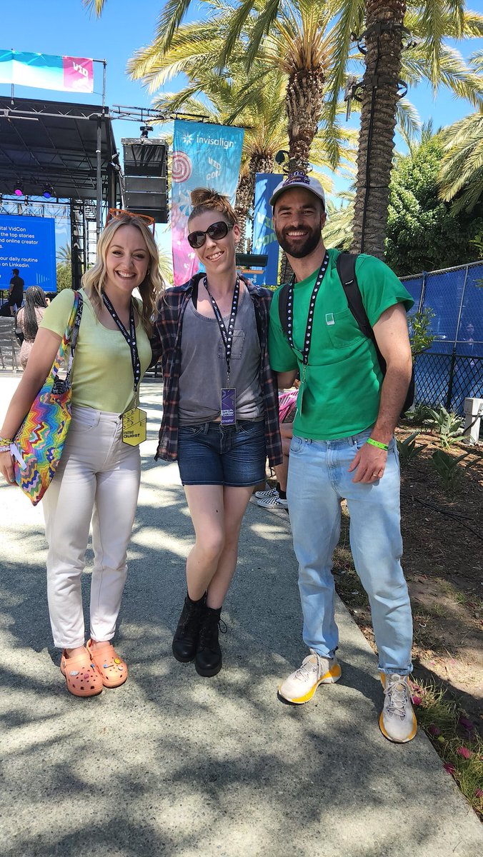 raphaconrad's tweet photo. So cool to have met and grooved along with Kelli Erdmann in Cost N Mayor's class! #vidcon22 #vidcon https://t.co/0Cy8g8PPAw
