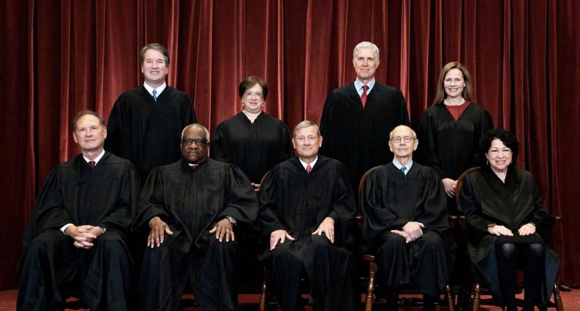 imAllegro's tweet photo. Around 170 million woman in total of all ages in  the United States and these muppets decide on what they can do with their bodies …. #darkages #SupremeCourt #zerologic #AmericaIsBroken https://t.co/a32kqPci60