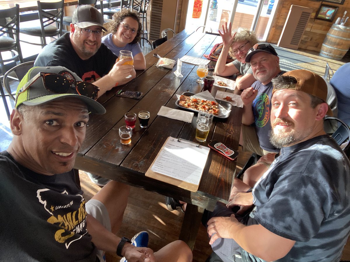 beerswithnigel's tweet photo. Act 70. We talk with Jessie Rose, Head Brewer @3TrailsBrewing. Brews good beer but he can’t burp. @pnickparker mystery beer from @4HandsBrewingCo @GrainsTaps #pathlightbrewing. pod produced with @rodemics https://t.co/lnswAJbcL0 https://t.co/qTE7aTEQuW