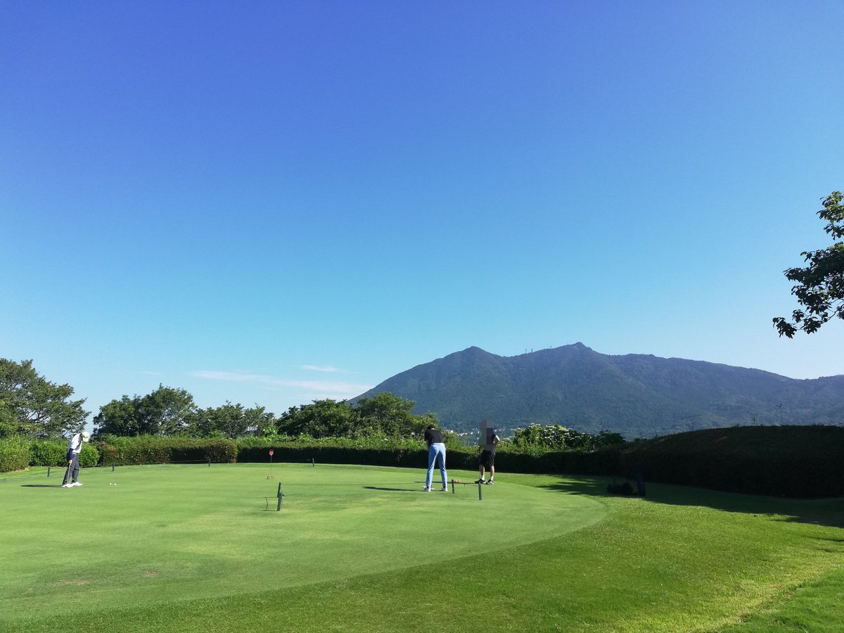 tkcc_jp's tweet photo. 真夏の陽射しです！現在25℃、日中の最高気温34℃となっておりますので熱中症対策をしっかりお願いいたします!
グリーンスピード8.0フィート。#ゴルフ #ゴルフ好きと繋がりたい #絶景スポット #100切 #ゴルフ女子 #tkcc #茨城県 https://t.co/BXpP2Lg7PM