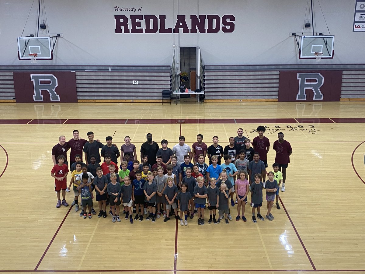 ericbridgeland's tweet photo. Bulldog Basketball Camp Week #2 in the books! Love our guys and their efforts in celebrating our community’s youth.. https://t.co/eCkrzd9RiW