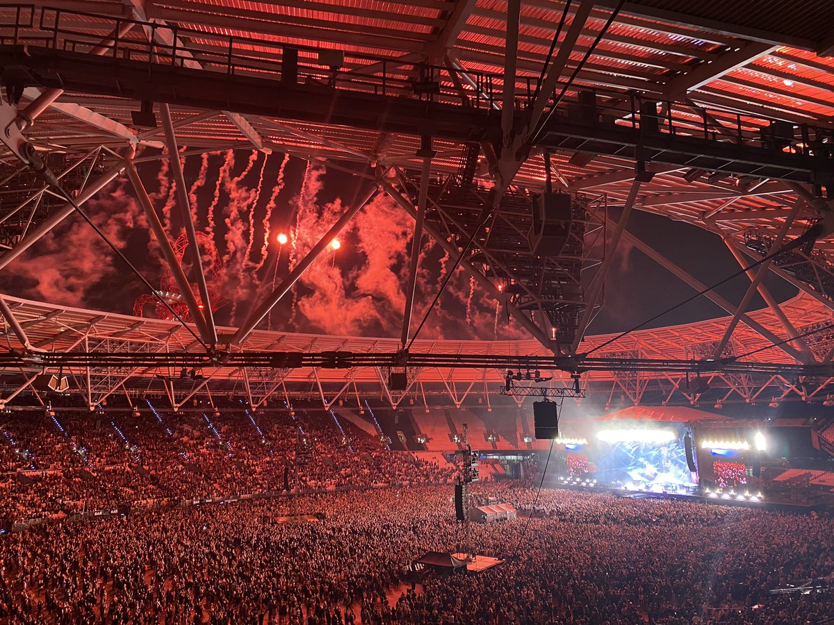 these photos i took of green day closing their stadium performance i am in AWE