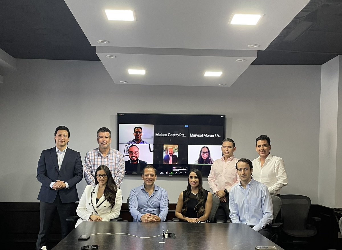 moisescastrop's tweet photo. Ayer celebramos con éxito la 23a Cumbre de Presidentes de Sección, en Monterrey, Nuevo León @ANADENuevoLeon. Un especial agradecimiento al despacho Santos Saucedo por recibirnos en sus oficinas. A seguir trabajando juntos por la @ANADEcolegio #LaIntegridadEsNuestraFortaleza https://t.co/qOOrOz7YqF