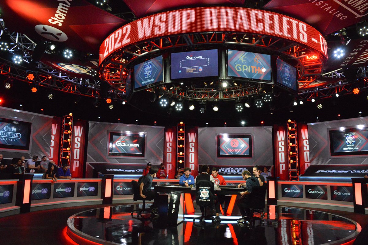 🥳 Jour de gloire pour notre coach Jonathan Pastore, dans le 5 000$ 6-max <a href="/WSOP/">WSOP - World Series of Poker</a> ! 30 blindes à 5 joueurs restants, assuré de 167 882$ avec en ligne de mire le bracelet et le premier prix de 771 765$ 🤩
👉 Suivez le dénouement en direct sur <a href="/PokerGO/">PokerGO</a> youtube.com/watch?v=bDu6qH…