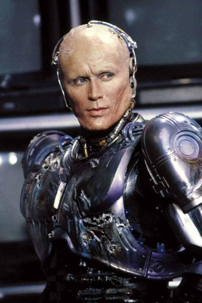 Happy Birthday to Peter Weller who turns 75 today!  Pictured here in Robocop (1987). 