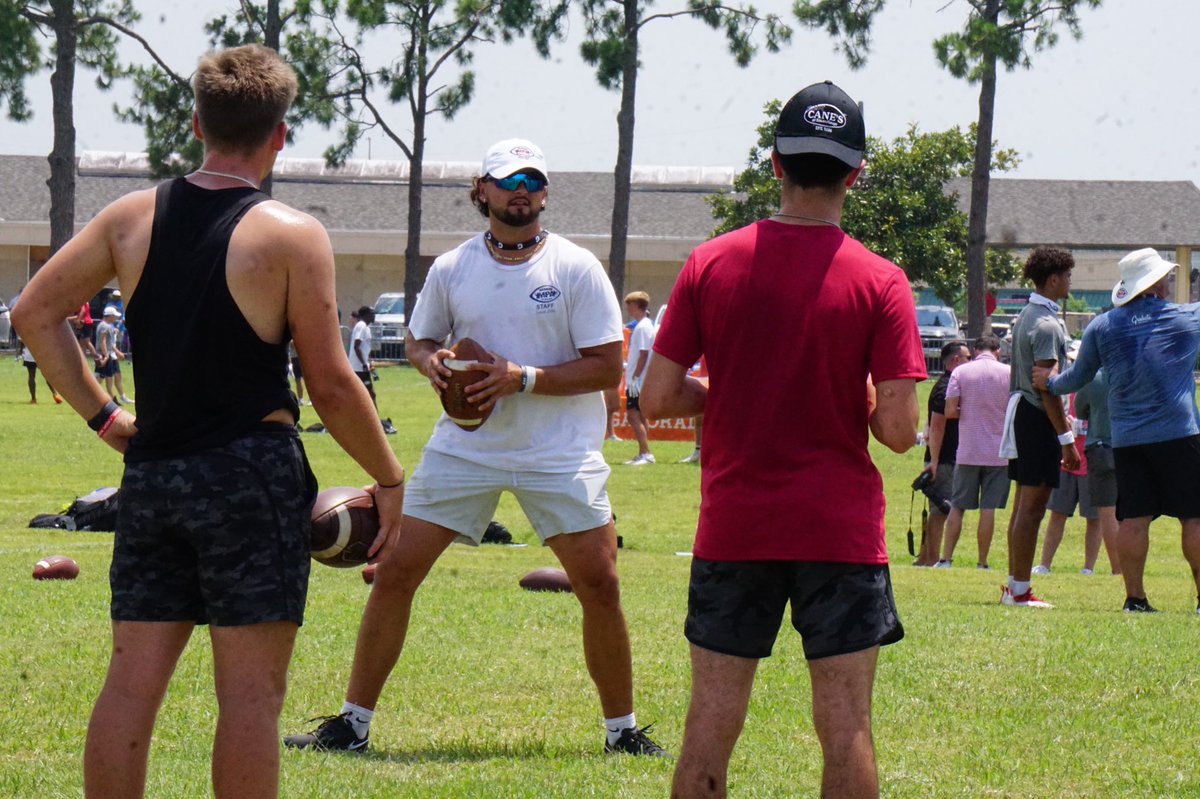 Nicholls_FB's tweet photo. * 𝙌𝙐𝙀𝙐𝙀 𝙏𝙀𝙍𝙍𝙀𝙇𝙇 𝙊𝙒𝙀𝙉𝙎 𝙂𝙄𝙁*

📸 @j_leach76 https://t.co/jap0jvvDg6