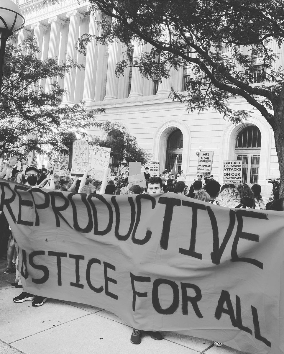fatyamas's tweet photo. Cincinnati, OH showing up for healthcare today ✊✊✊✊✊ https://t.co/3Jj1W8mP35